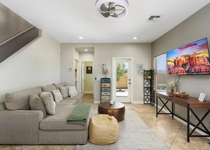 Perfect Base Downtown Freeways & Holiday home *
