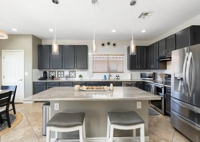 Holiday home Perfect Base Downtown Freeways & *