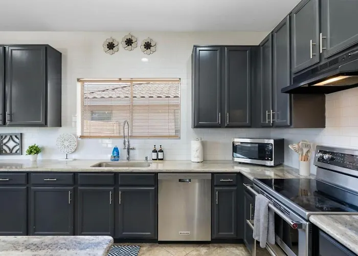 Perfect Base Downtown Freeways & Holiday home