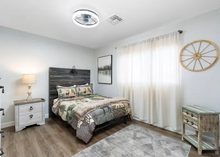 Perfect Base Downtown Freeways & Holiday home Chandler