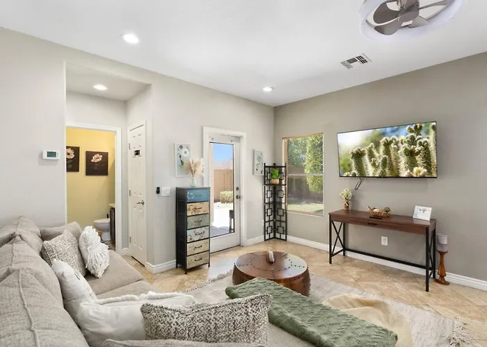 Holiday home Perfect Base Downtown Freeways & *