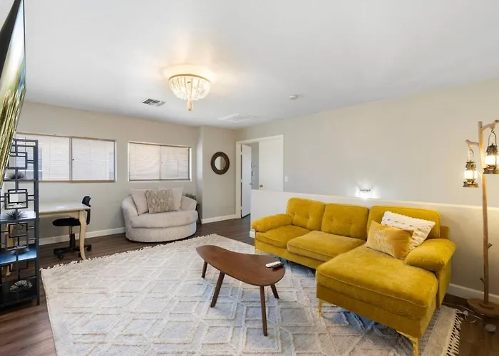 Perfect Base Downtown Freeways & Holiday home Chandler